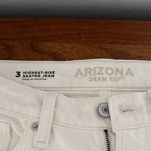 Arizona Jean Company Off-White Skate Jeans